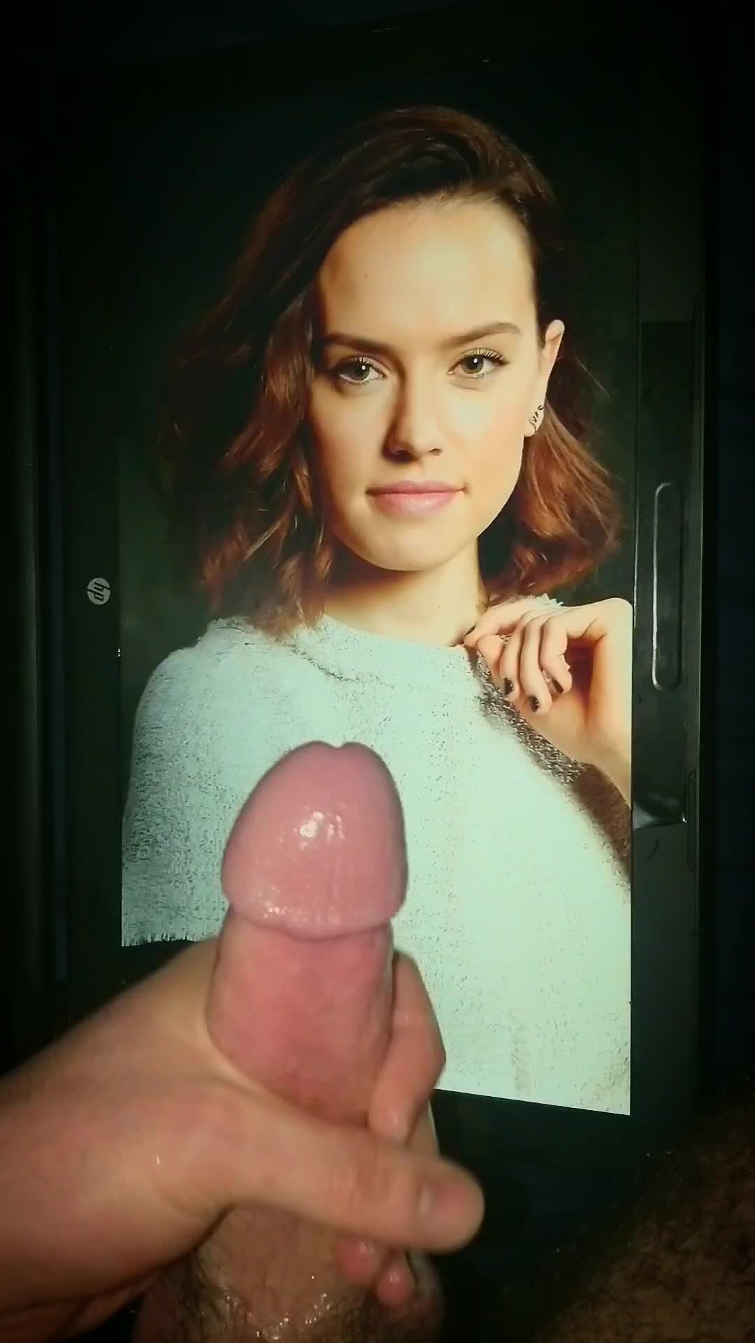 No hands load for daisy Ridley