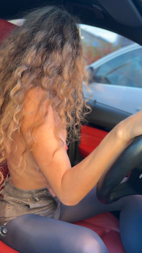 do you mind if i show my boobs in the car