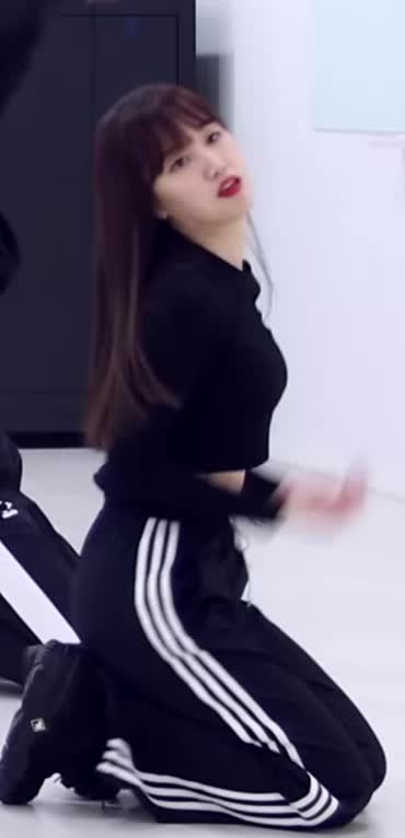 Cherry Bullet - Haeyoon
