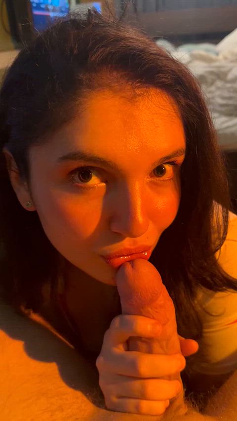 What would be your first reaction if I smacked you with my lady-dick? 💋