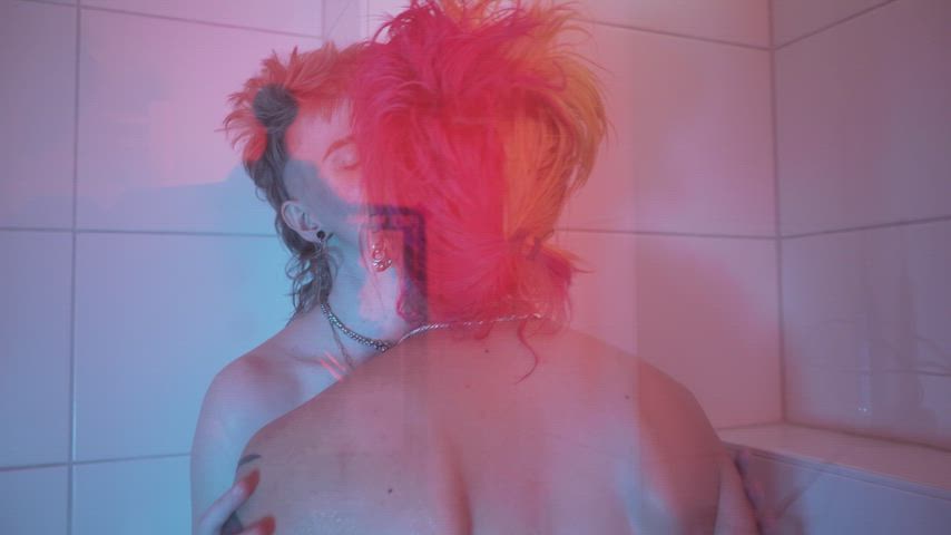 Two dykes, one shower… things got slippery fast