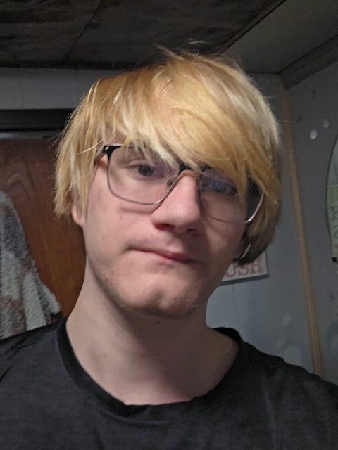 Hia,havnt posted on here in a while but I was told this would be nifty so here we are 😅