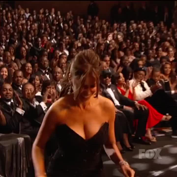 Sofia Vergara's milkers need to be drained