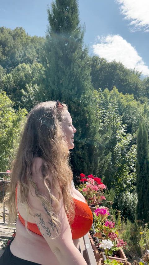 my big boobs that bounce when I laugh 😂