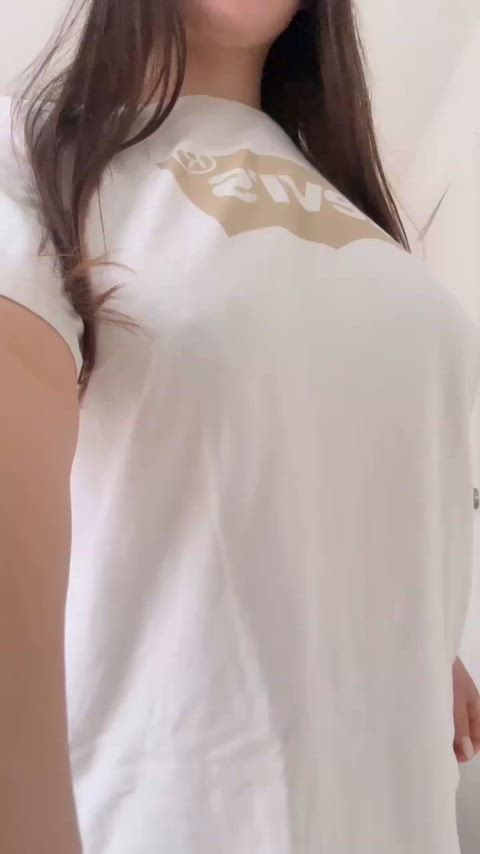 Amis français, préparez-vous — le dîner arrive bientôt, et je serai la douce conclusion.