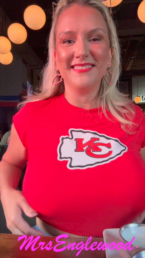 Flashing my big tits in a bar during a football game