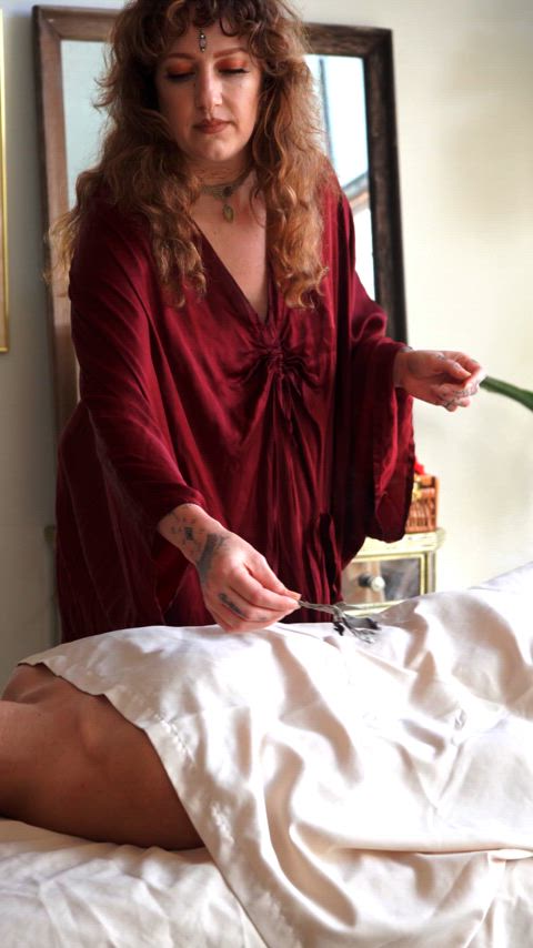 Tantric massage that leads to intense pleasure