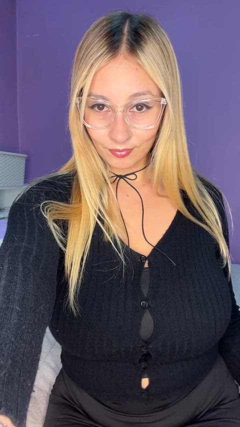 The perfect titty reveal