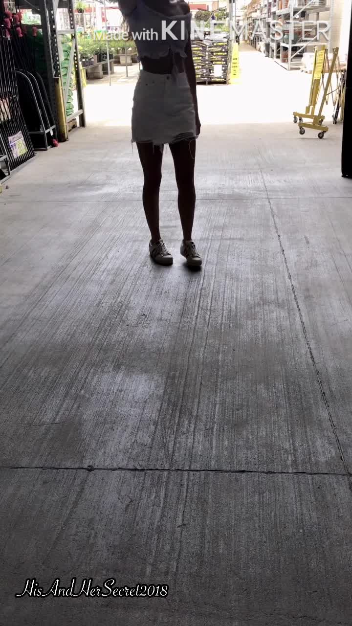 I I flash you, will you help me carry these bags of fertilizer?