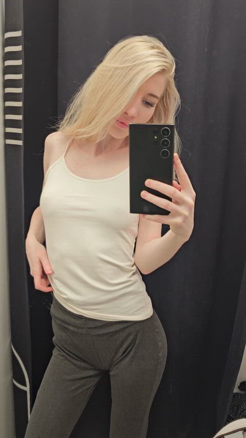 Cute vid in the changing room