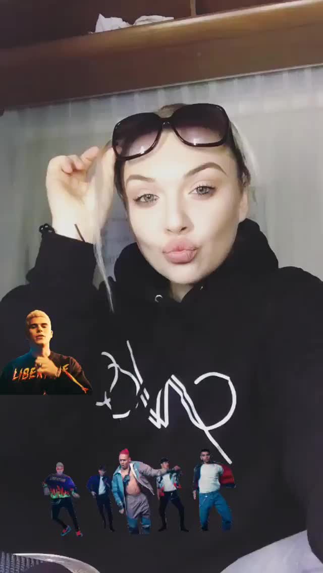 Nicole Berousek's Pouty Kissy Face