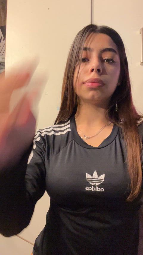 Latina 18yo natural boobs reveal