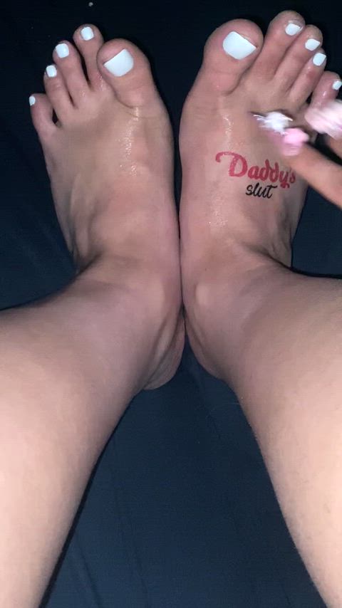 screenshot my body and send it to me as you call me a failed man 🥺. my gf doesn’t know im addicted to bbc 😭. make me a cuck 🥺. Kik - femsissybooty