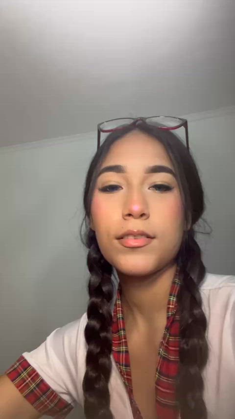 He told me to give his cock the best soft blowjob to make it hard, and I think it undoubtedly felt delicious, I loved it, I made it grow very quickly in my mouth