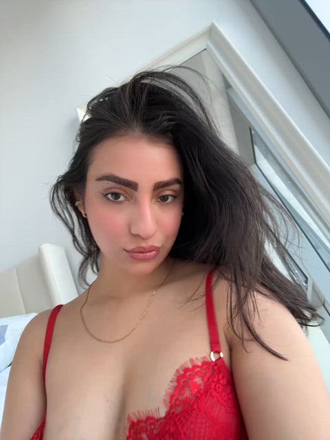 I know you can't resist watching my ass. Now I want you to WOBBLE your face on fae