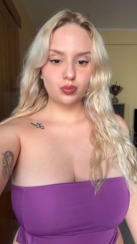 how many seconds till my boobs bounced out my top?