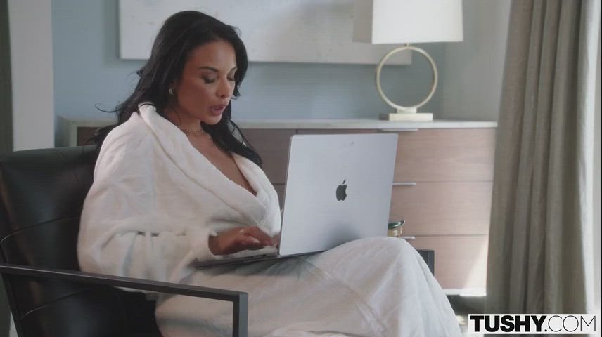 Tushy - Anissa Kate - Anal-Hungry MILF Gets Special Massage