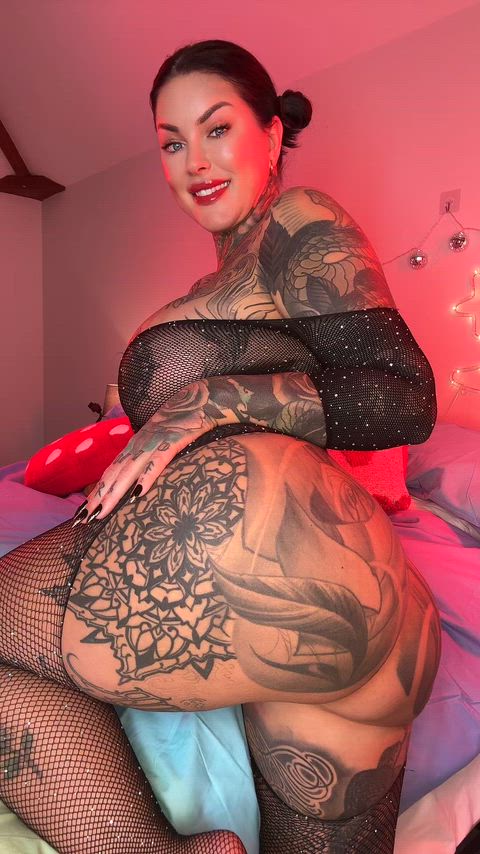 Are you down for some tatted cake