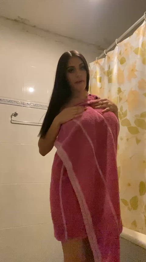 Curvy Latina wanting to be free used