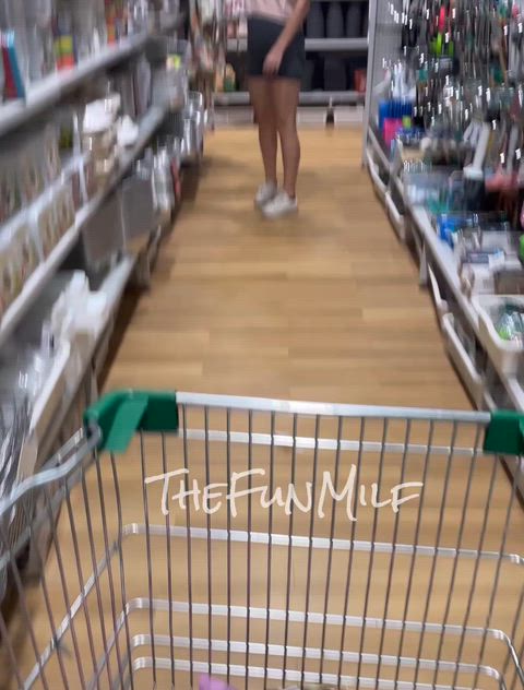 Life’s more fun when you’re flashing [GIF]