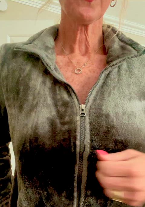 I love my nipples rubbing this fabric