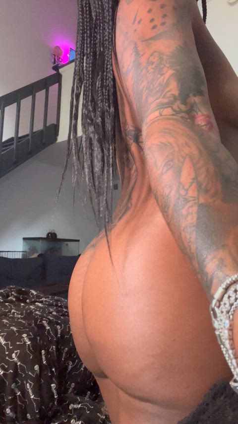 24 yo old slut , you pulling out  ?
