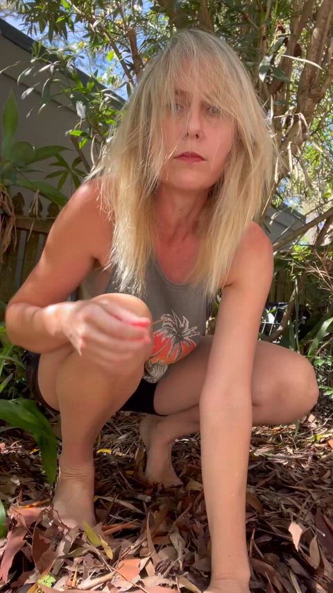 back in summer - it’s currently winter here in Australia… before I knew anything about Reddit Pee subreddits, bladder stretch-pressure training or the demands of getting Piss Art angles just right…  I videoed a wholesome garden wee without fanfare. I’m in
