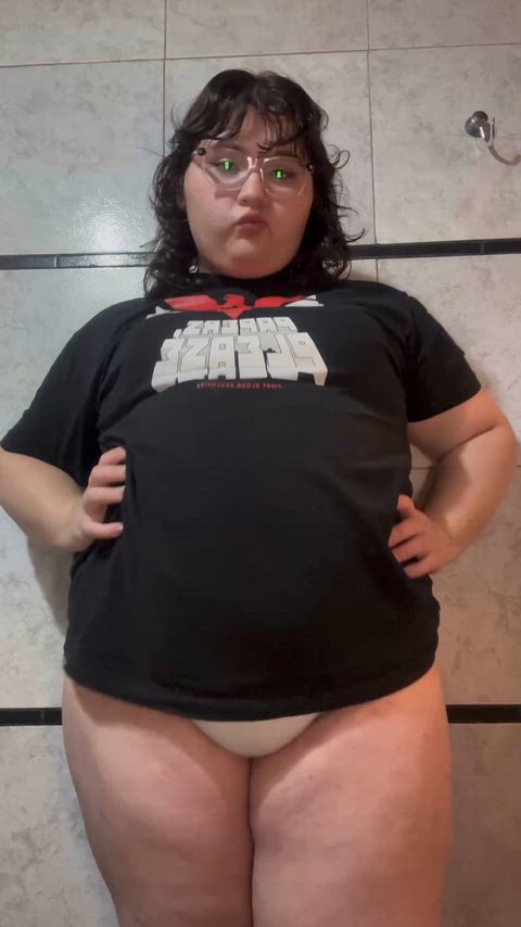 It’s been a while since I showed my chubby body :3 all soft and cute ❤️