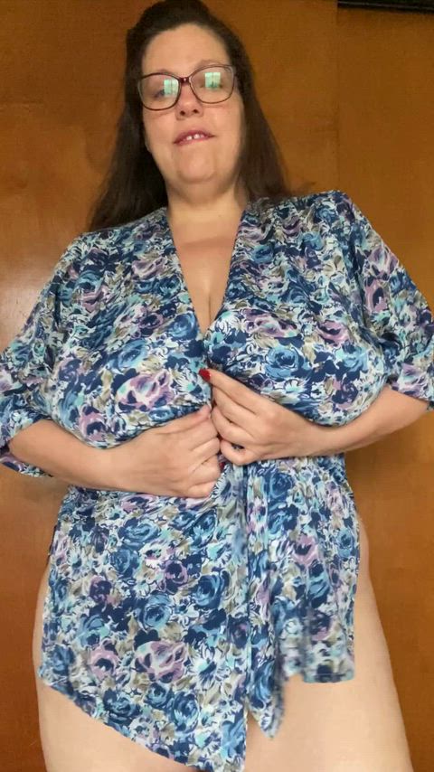 would u put love marks on mommy's knockers?