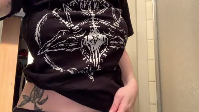 DO U LIKE THOSE SWEET TITS ?