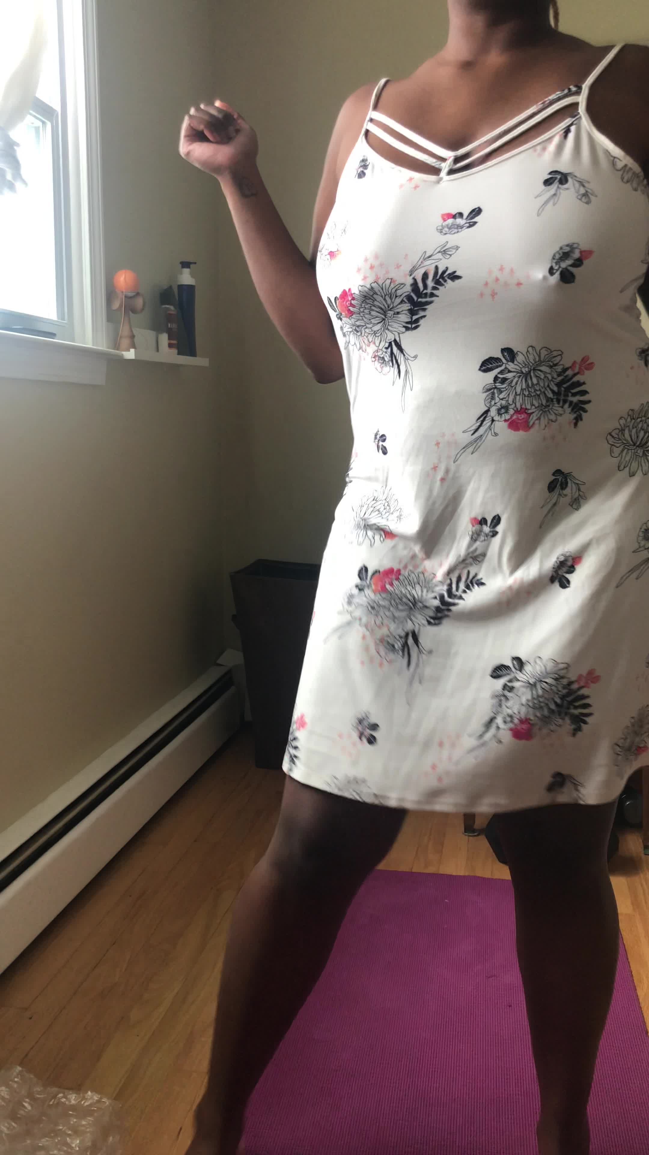 Sundress season is all the time in quarantine ☀️😜