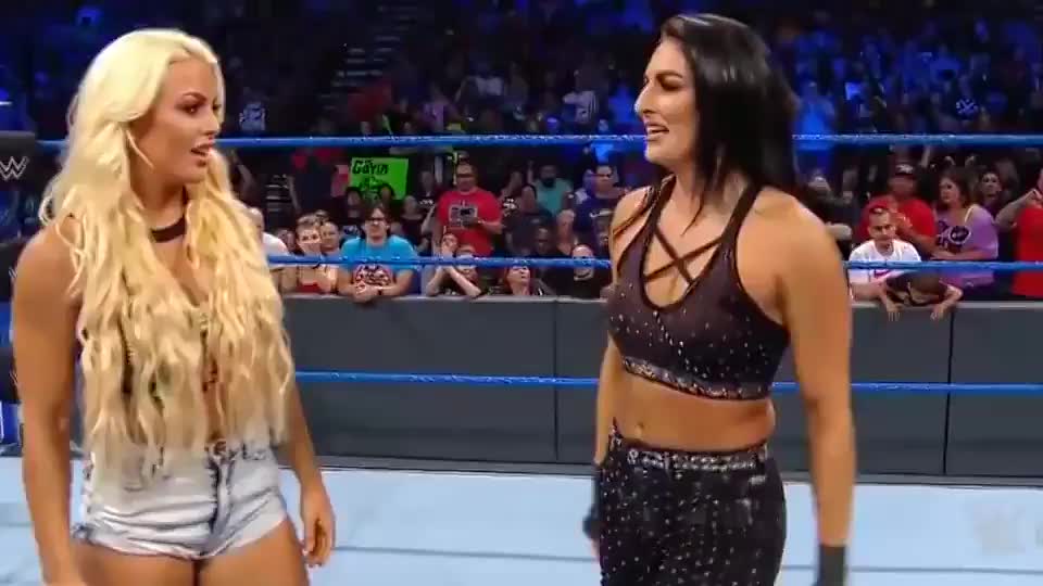 Looks like they're going ahead with the Mandy/Sonya lesbian angle. And I'm 100% ok with it.