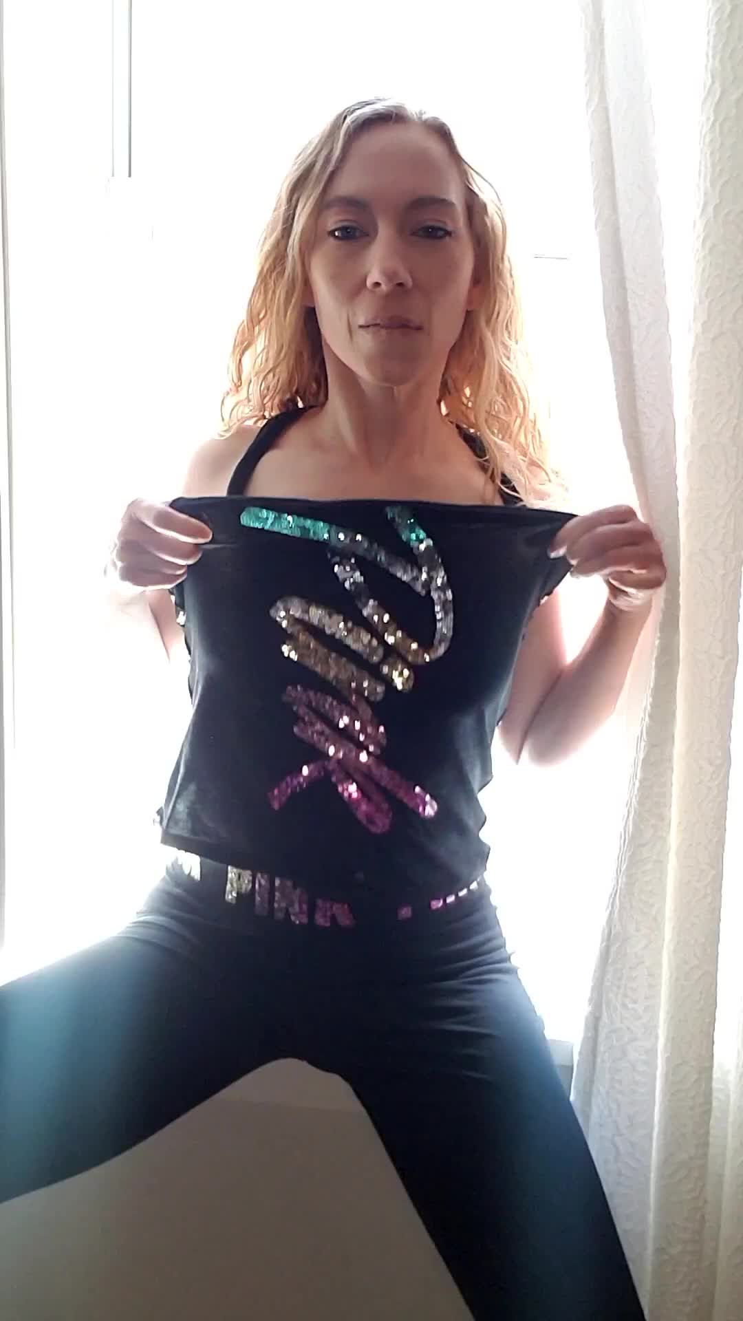Nippleplay on the windowsill... 43