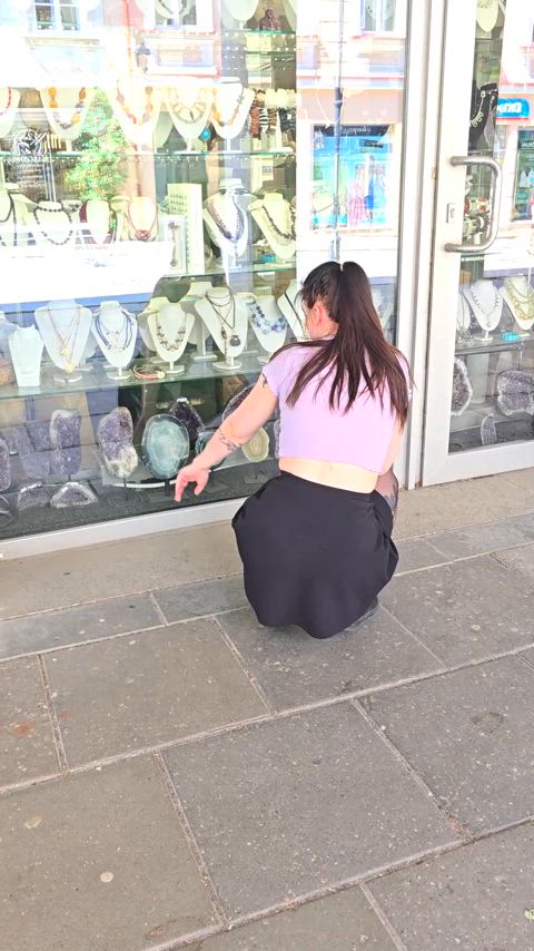 How many people did you count in the reflection who saw my upskirt pussy?