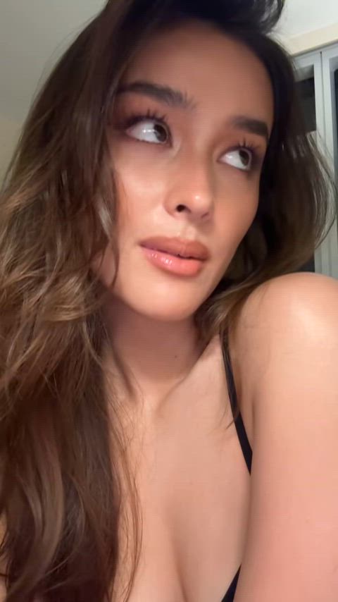 Liza Soberano 💦💦