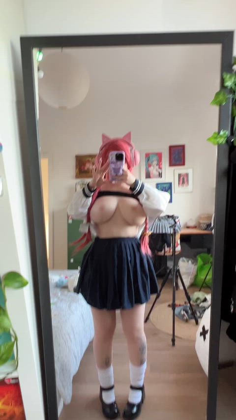 Gamer girl with a natural pair