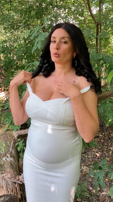 48yo mom bod, attractive or gross?