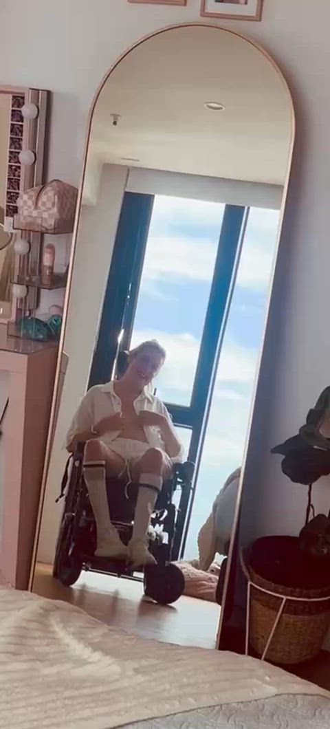 Would you be okay waking up next to me every morning? (33f, Friedreich ataxia)