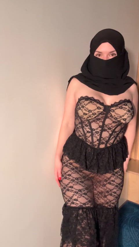 I am your beloved wife in your harem, I fulfill any desires