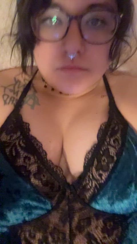 I’m being such a horny slut tonight…