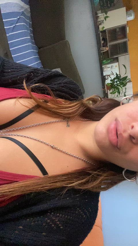What a tempting mouth, right?