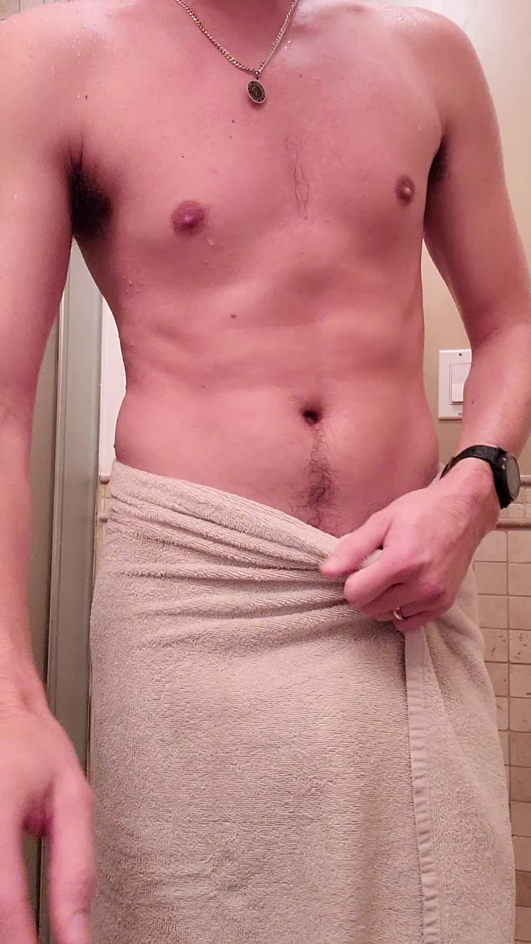 Nothing like a good towel drop, especially when it reveals a hung, uncut beauty 🤤🍆