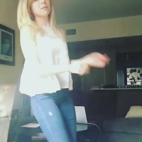 Celebrity Cute Jennette McCurdy Porn GIF by redbledcom