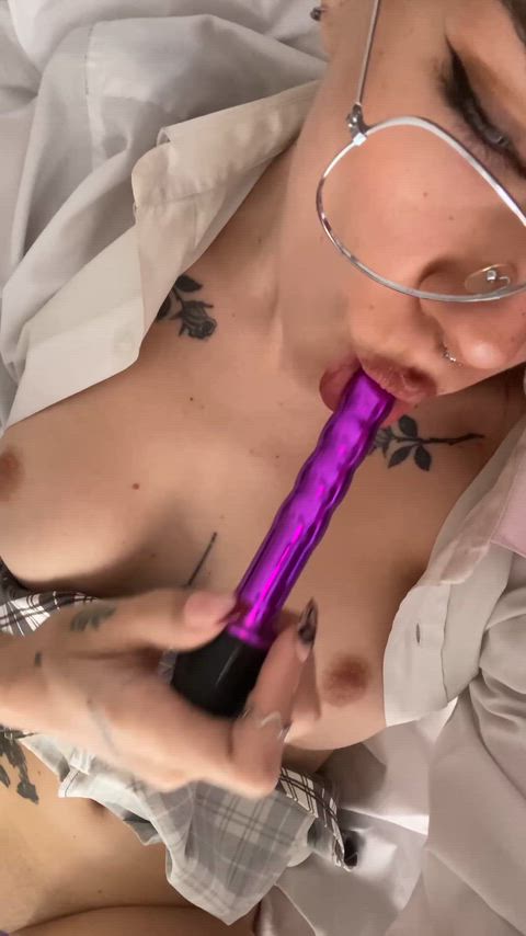 Are there any older men here who would love to fuck me raw?