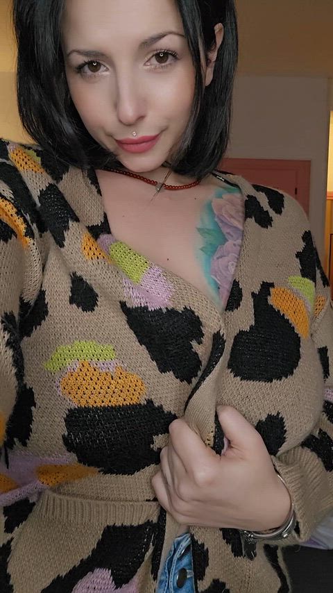 Flashing my tits makes all the good boys hard