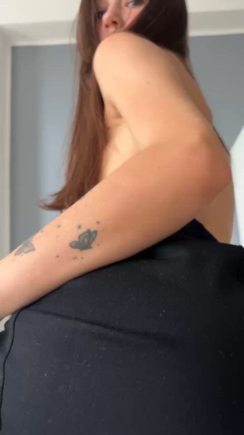 how do you like my upskirt view?