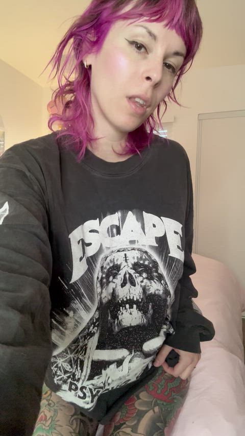 showing you my petite tits and body