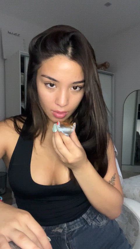 I'm the size of a pocket pussy (F 18)