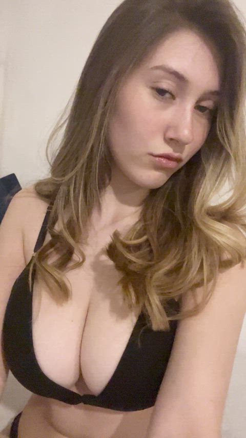 Wet and horny for you💦 F18