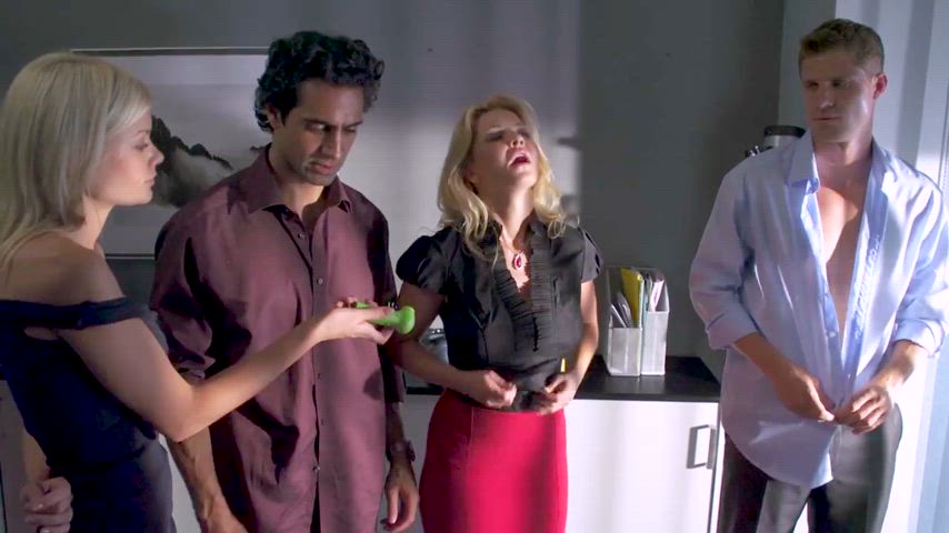 Brandin Rackley & Riley Steele strip naked in a hot room - Life on Top (S02, E10)